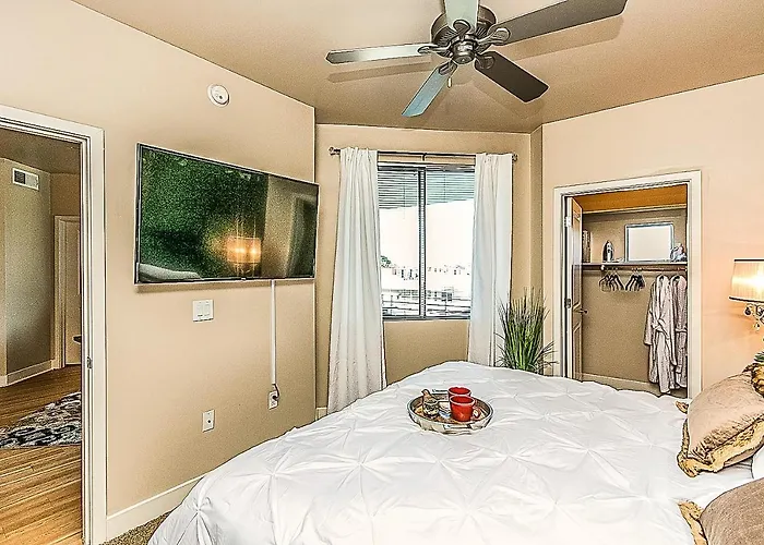 Shopping & Dining 1 Mile - 24 Hour Pool With Parking - 4036 * Phoenix