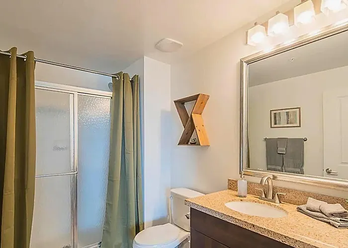 Shopping & Dining 1 Mile - 24 Hour Pool With Parking - 4036 Holiday home Phoenix
