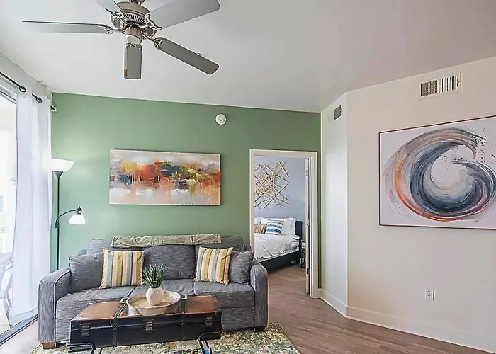 Shopping & Dining 1 Mile - 24 Hour Pool With Parking - 4036 Holiday home Phoenix