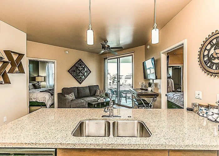 Shopping & Dining 1 Mile - 24 Hour Pool With Parking - 4036 * Phoenix