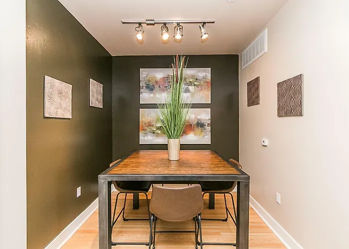 Holiday home Shopping & Dining 1 Mile - 24 Hour Pool With Parking - 4036 Phoenix